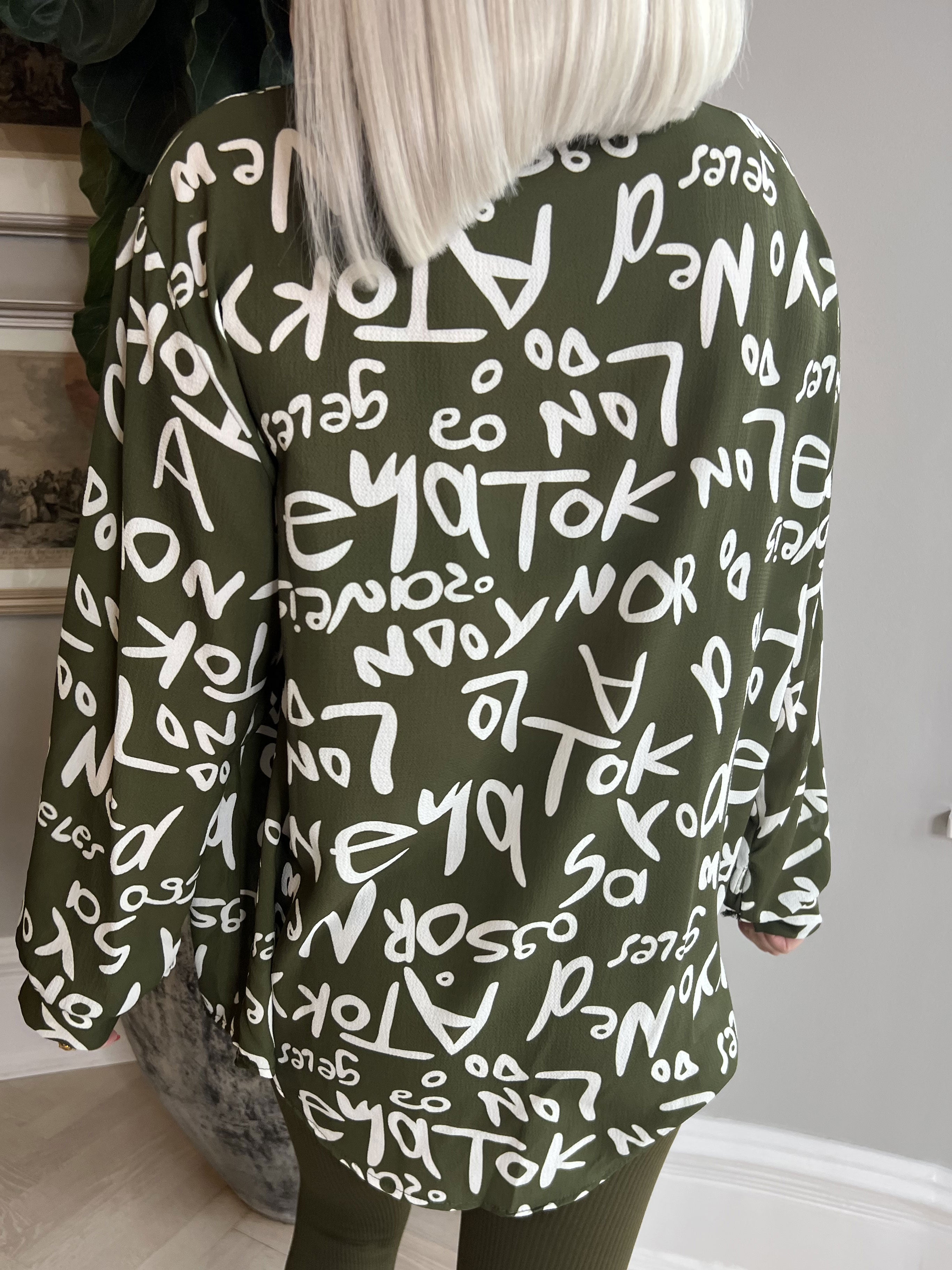 Sophi - Fin plus size skjorte med tekster